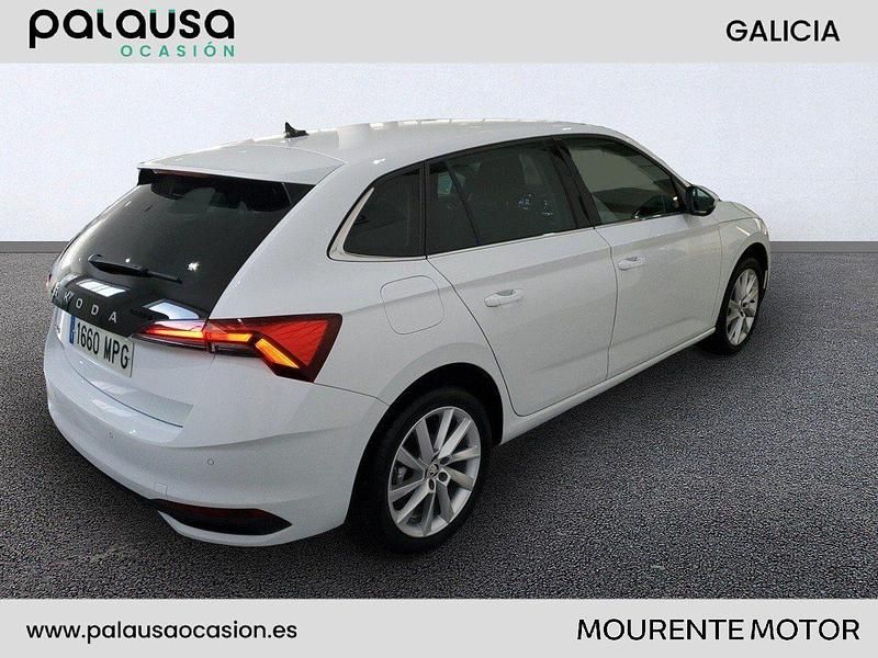 Usado Skoda Scala Selection 115 CV (84 kW) 2024 Blanco Utilitario