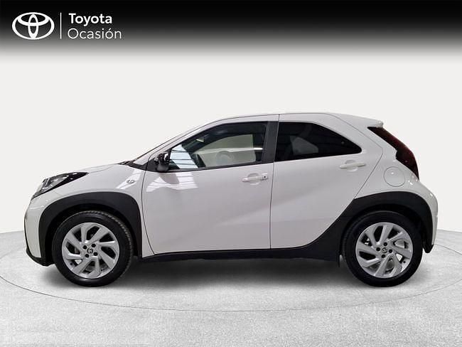 Usado Toyota Aygo X Play 72 CV (52 kW) 2024 Blanco SUV