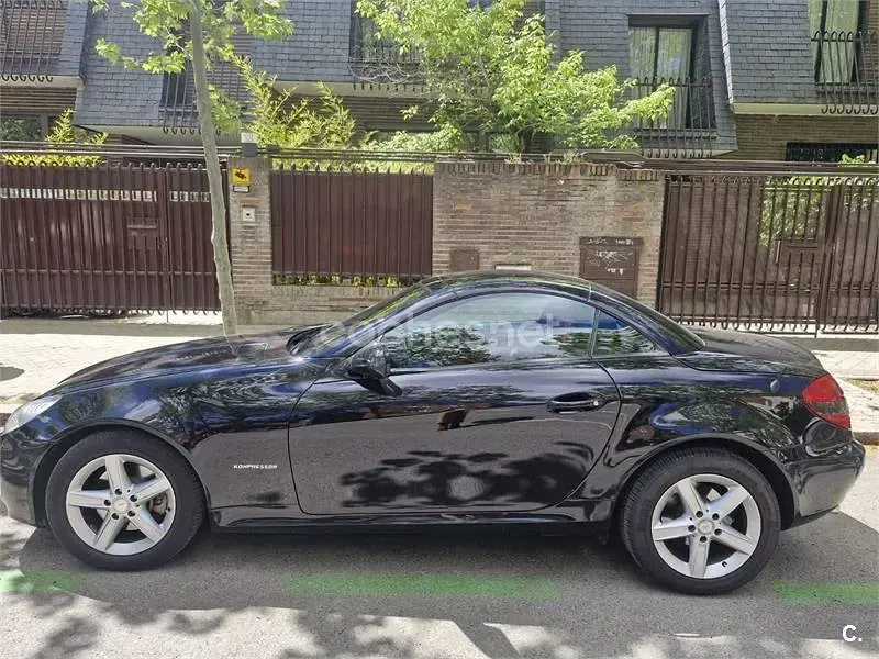 Usado Mercedes SLK200 184 CV (135 kW) 2010 Negro Descapotable