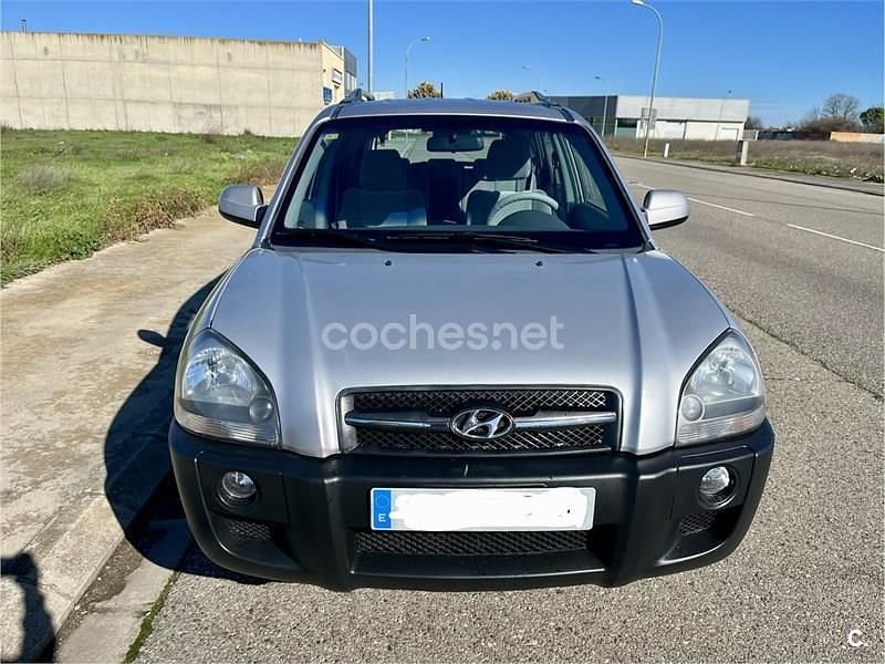 Usado Hyundai Tucson Style 112 CV (82 kW) 2005 Gris / plata SUV