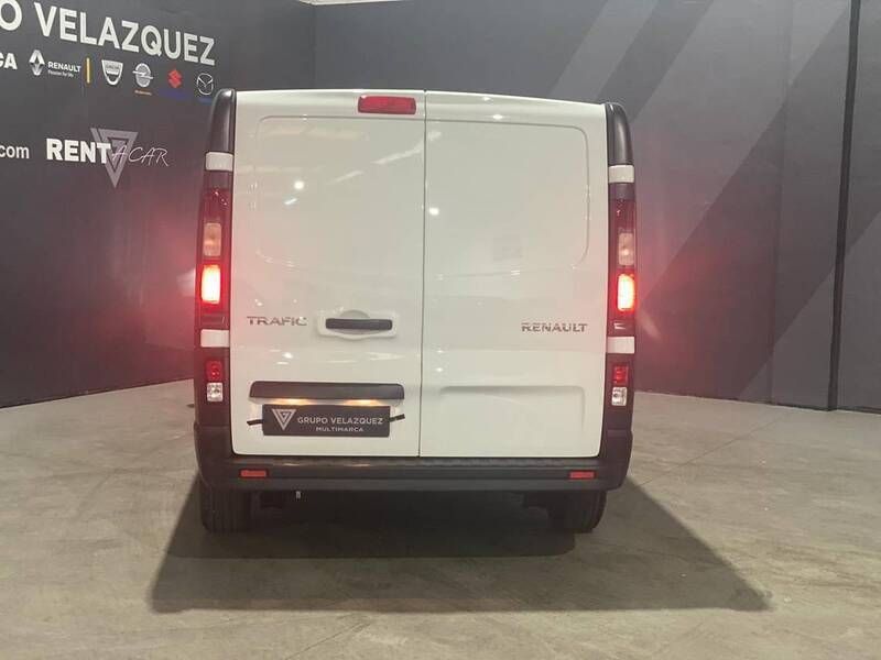 Usado Renault Trafic 150 CV (110 kW) 2023 Blanco Monovolumen