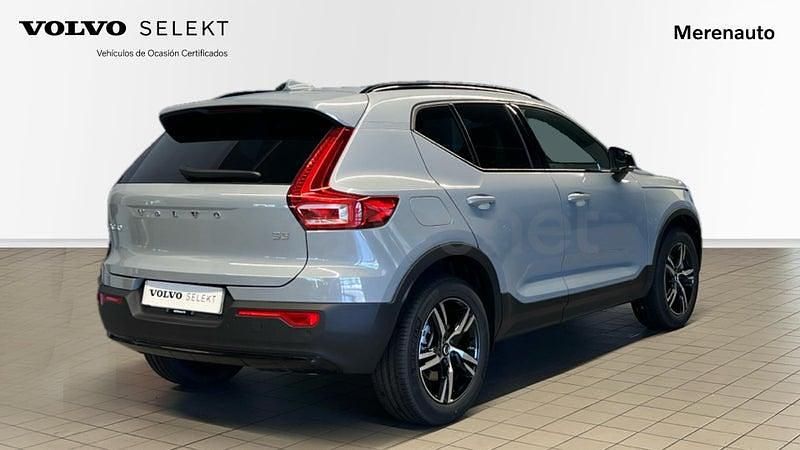 Usado Volvo XC40 Plus 163 CV (119 kW) 2025 Gris / plata SUV