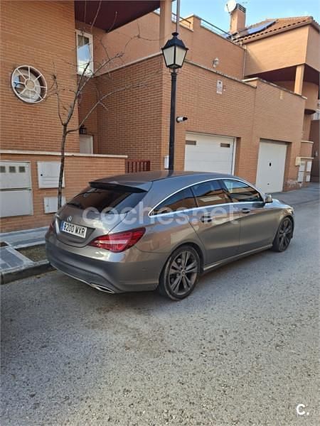 Usado Mercedes CLA200 Shooting Brake 136 CV (100 kW) 2018 Beige Familiar