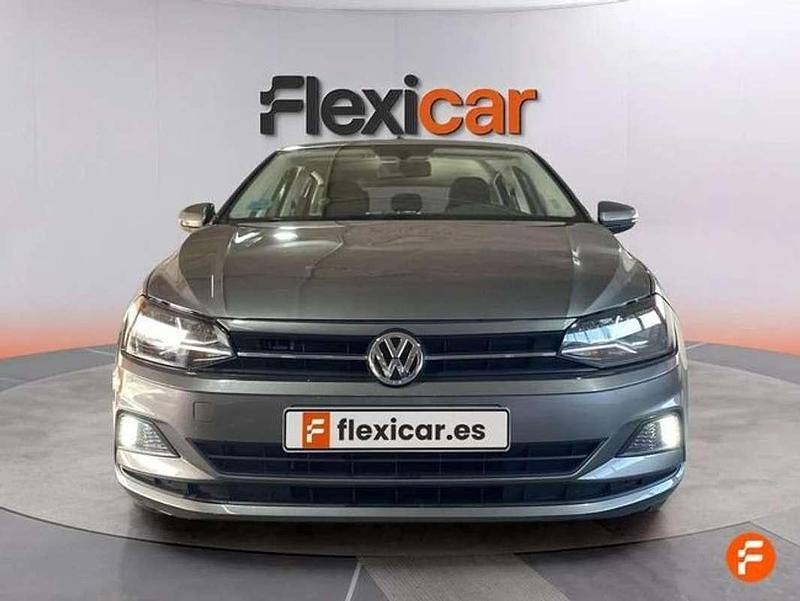 Usado VW Polo Advance 95 CV (69 kW) 2018 Gris Utilitario