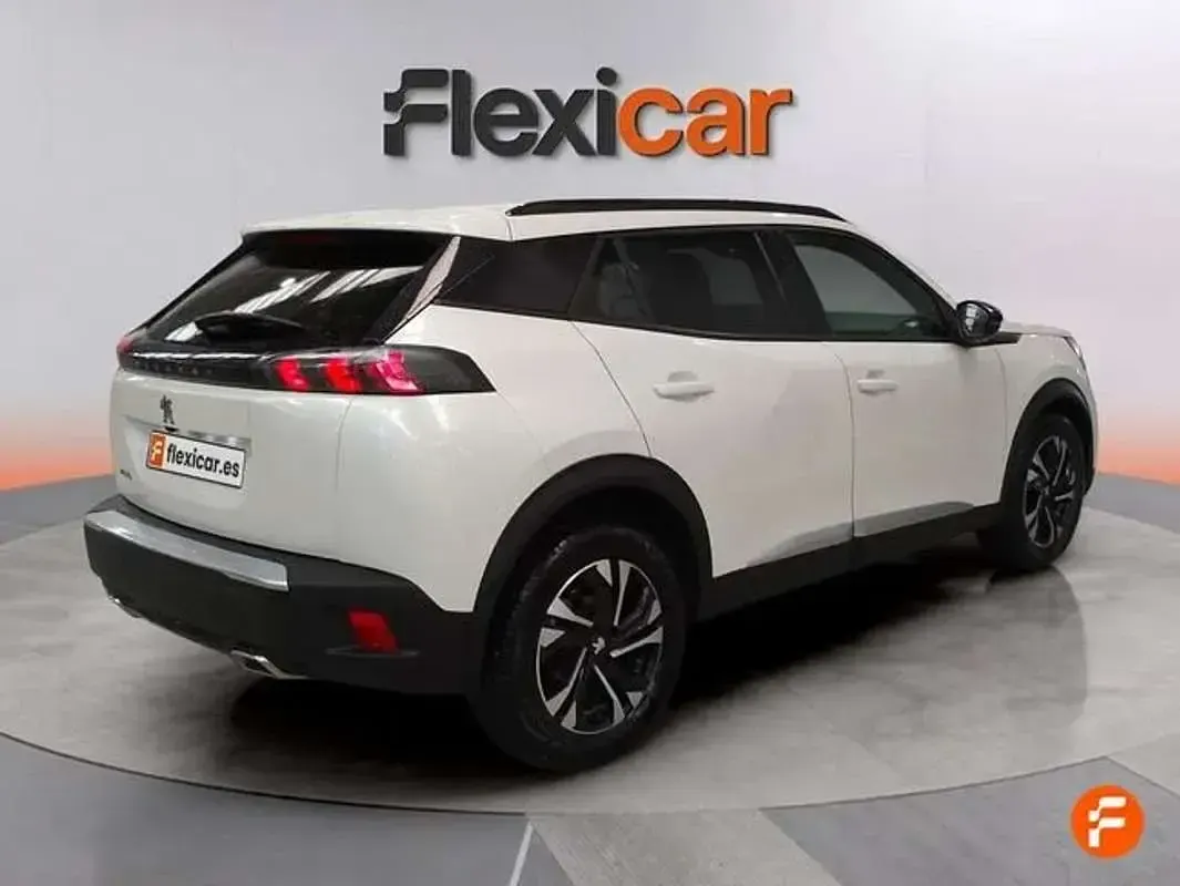 Usado Peugeot 2008 Allure 131 CV (96 kW) 2023 Blanco SUV