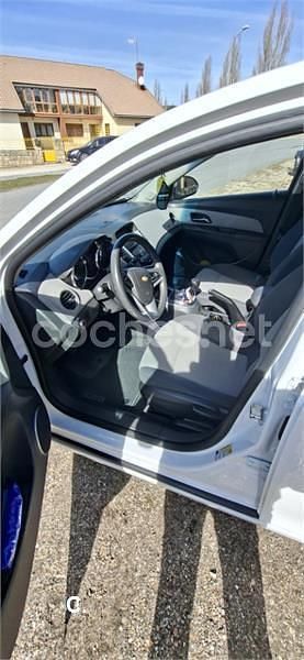 Usado Chevrolet Cruze LT 150 CV (110 kW) 2010 Blanco Berlina