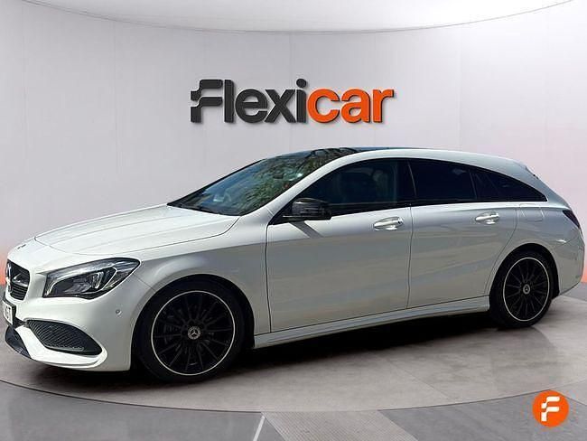 Usado Mercedes CLA200 Shooting Brake 156 CV (114 kW) 2018 Blanco Familiar