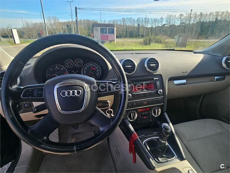 Usado Audi A3 Ambiente 105 CV (77 kW) 2012 Negro Utilitario