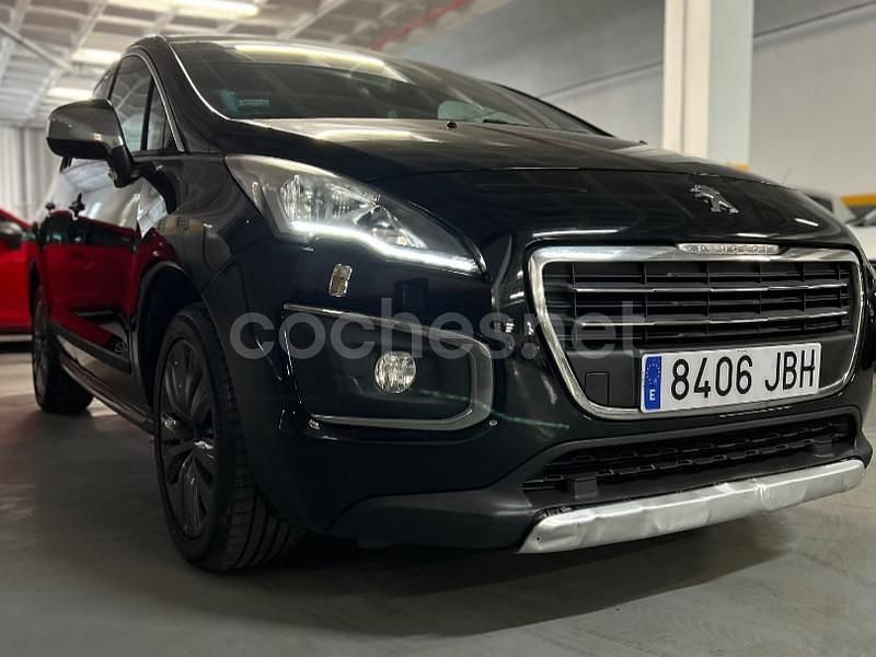 Usado Peugeot 3008 Style 120 CV (88 kW) 2014 Negro Berlina