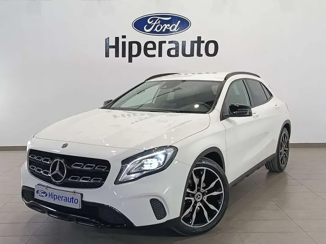 Usado Mercedes GLA200 AMG line 136 CV (100 kW) 2018 Blanco SUV