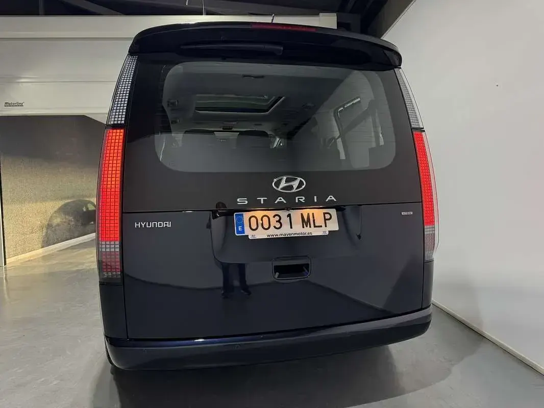 Usado Hyundai Staria Style 177 CV (130 kW) 2023 Azul Monovolumen