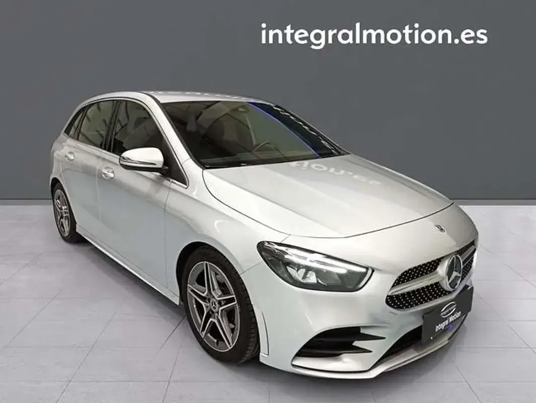 Usado Mercedes B180 116 CV (85 kW) 2019 Blanco Utilitario