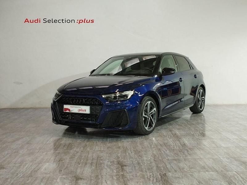 Usado Audi A1 Black Edition 116 CV (85 kW) 2025 Azul SUV