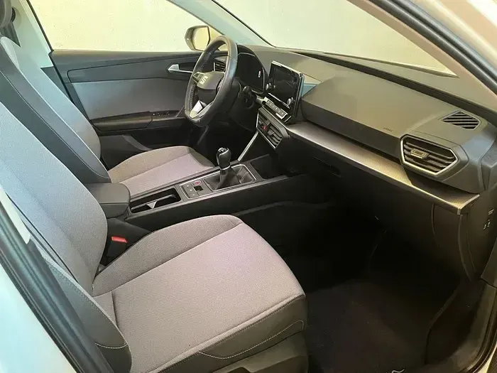 Usado Seat Leon Style 116 CV (85 kW) 2025 Blanco