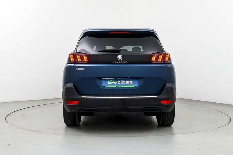 Usado Peugeot 5008 Allure 136 CV (100 kW) 2024 Azul SUV