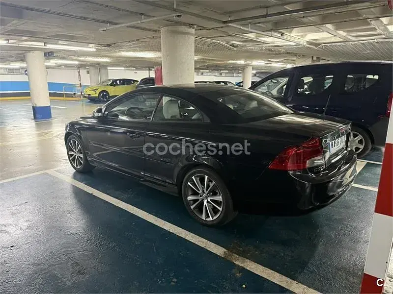 Usado Volvo C70 Momentum 136 CV (100 kW) 2010 Negro Descapotable