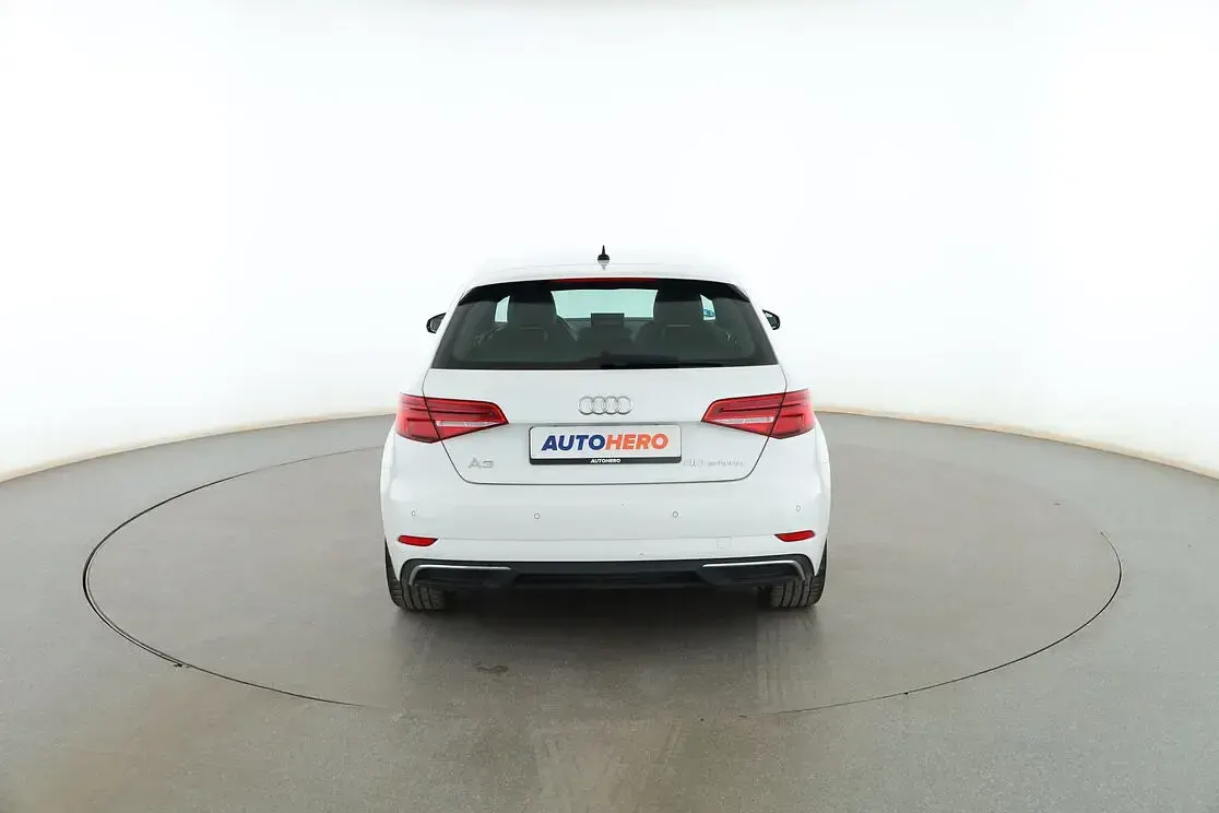 Usado Audi A3 Sportback e-tron Sport 204 CV (150 kW) 2020 Blanco Utilitario