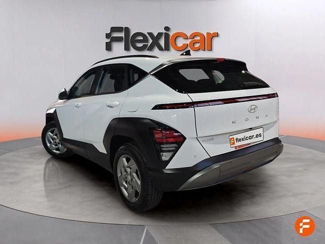 Usado Hyundai Kona 120 CV (88 kW) 2024 Blanco SUV