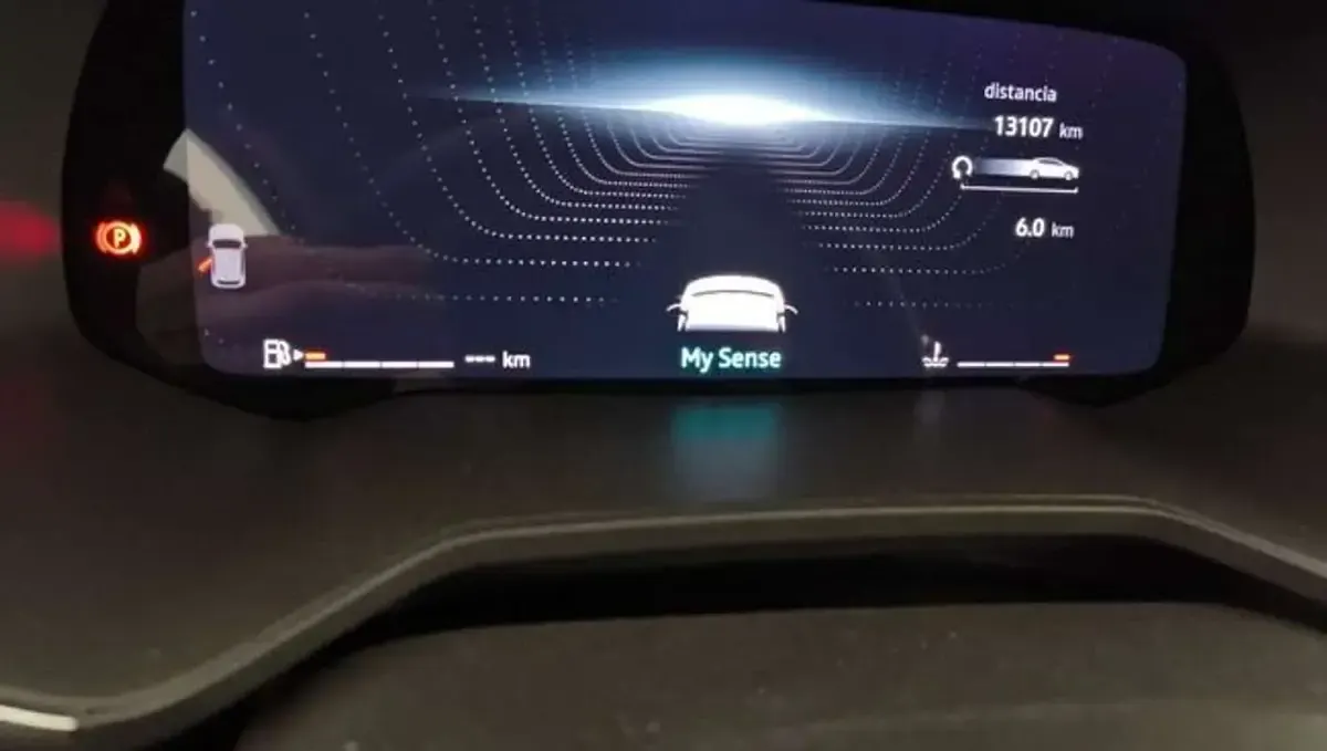 Usado Renault Clio Techno 101 CV (74 kW) 2025 Gris Utilitario