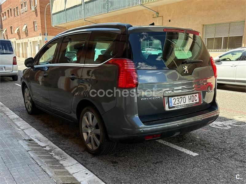 Gris / plata Usado 2011 Peugeot 5008 Sport Monovolumen | 3950 € (Precio justo) - Imagen 1/4