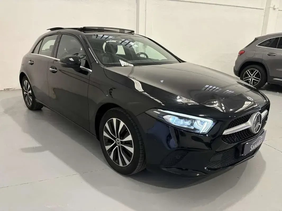Usado Mercedes A250 218 CV (160 kW) 2021 Negro Utilitario