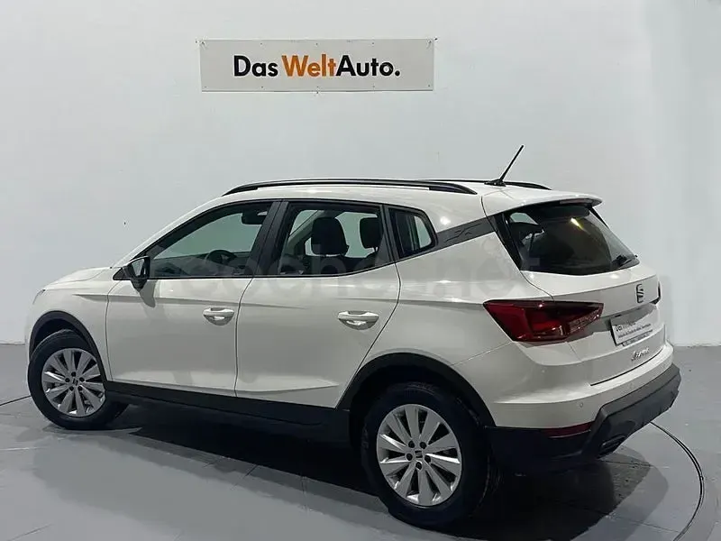 Usado Seat Arona Style 95 CV (69 kW) 2025 Blanco SUV