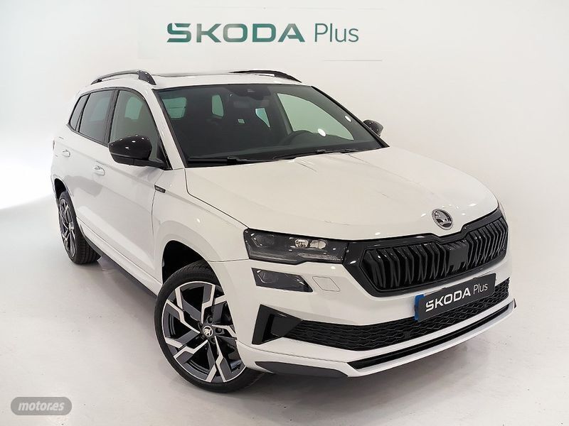 Blanco Usado 2025 Skoda Karoq SportLine SUV | 37.150 € - Imagen 1/4