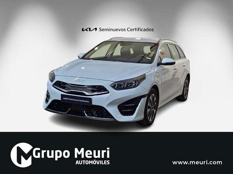 Blanco Usado 2024 Kia Ceed Utilitario | 26.500 € (Caro) - Imagen 1/4