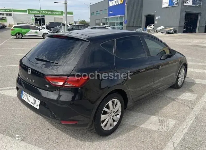 Usado Seat Leon Reference 105 CV (77 kW) 2016 Negro Berlina