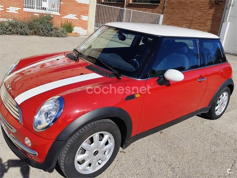 Usado Mini ONE 90 CV (66 kW) 2003 Rojo Utilitario