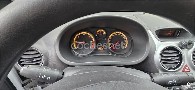 Usado Opel Corsa Selective 75 CV (55 kW) 2013 Blanco Utilitario