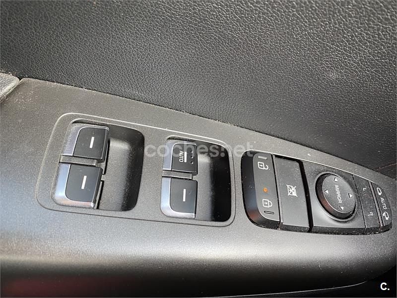 Usado Kia Sportage 115 CV (84 kW) 2016 Rojo SUV