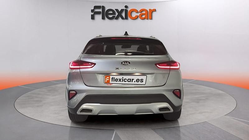 Usado Kia XCeed 140 CV (102 kW) 2020 Gris SUV
