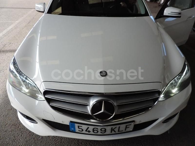 Usado Mercedes E220 Avantgarde 170 CV (125 kW) 2015 Blanco Familiar