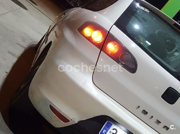 Usado Seat Ibiza Stella 64 CV (47 kW) 2004 Blanco Berlina
