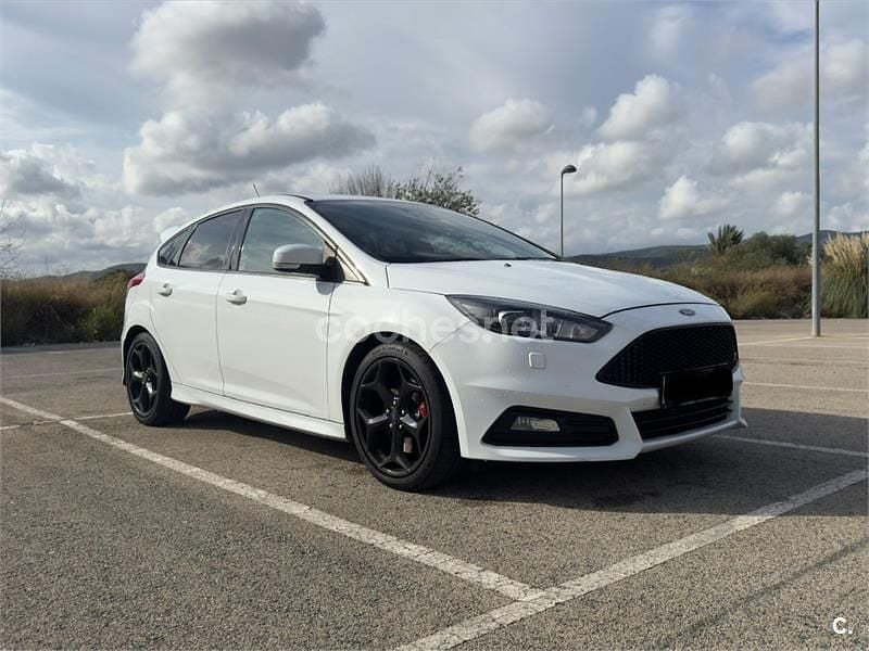 Blanco Usado 2016 Ford Focus ST Berlina | 18.500 € (Precio justo) - Imagen 1/4