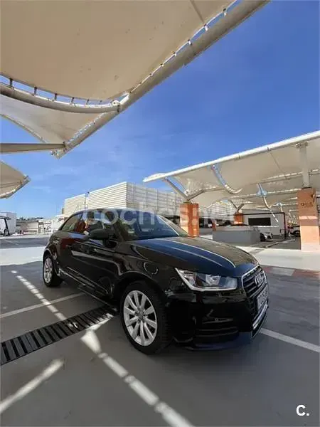 Usado Audi A1 Attraction 90 CV (66 kW) 2016 Negro Utilitario