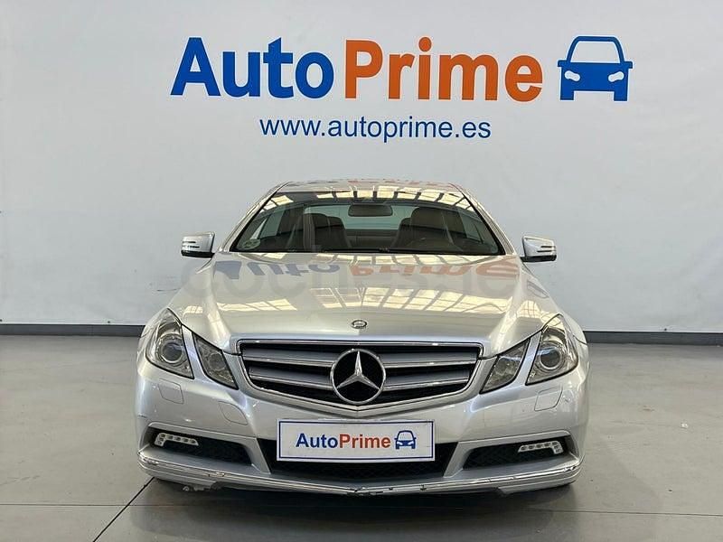 Usado Mercedes E220 170 CV (125 kW) 2010 Gris / plata Coupe
