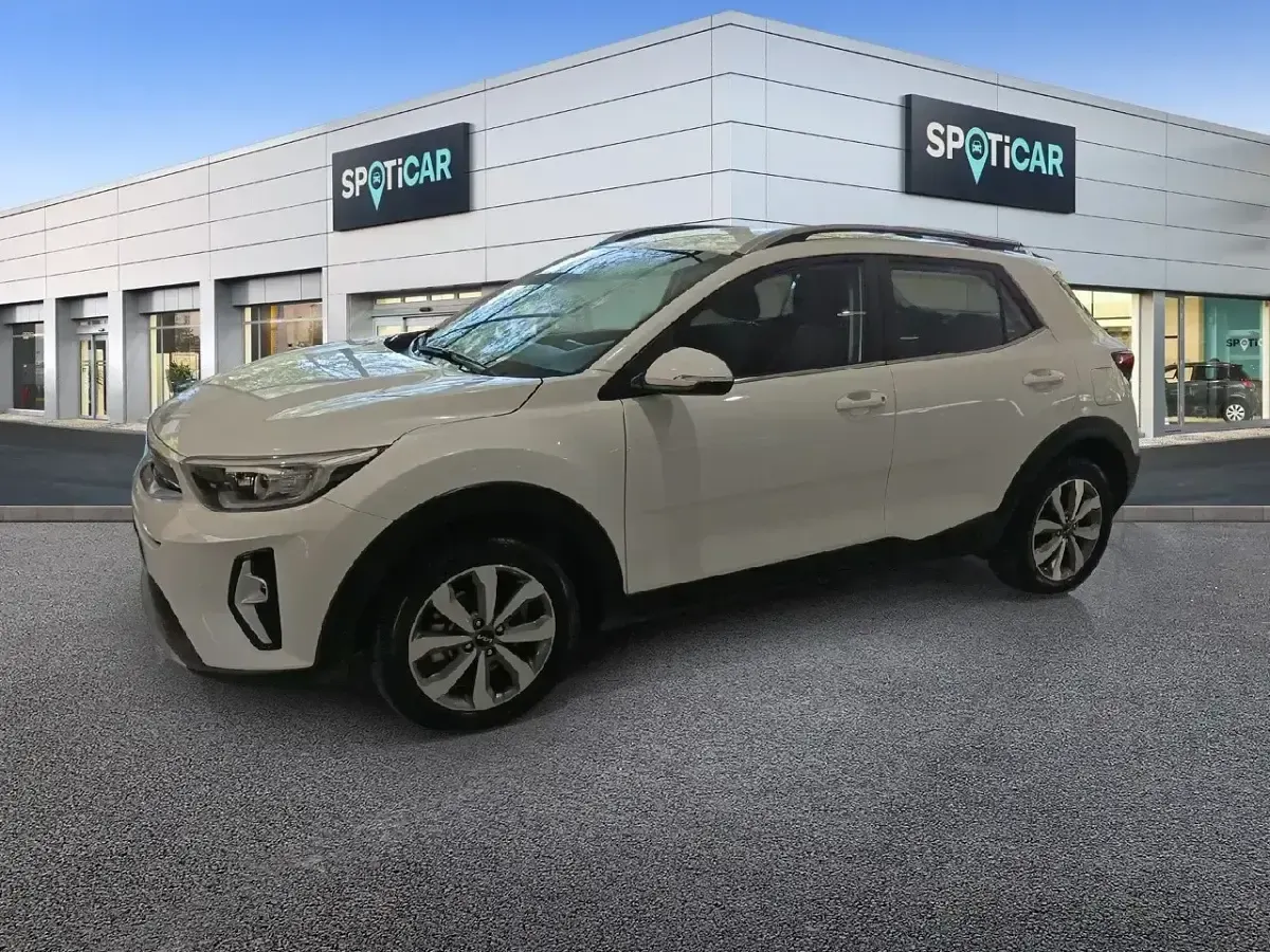 Usado Kia Stonic 100 CV (73 kW) 2024 Blanco SUV