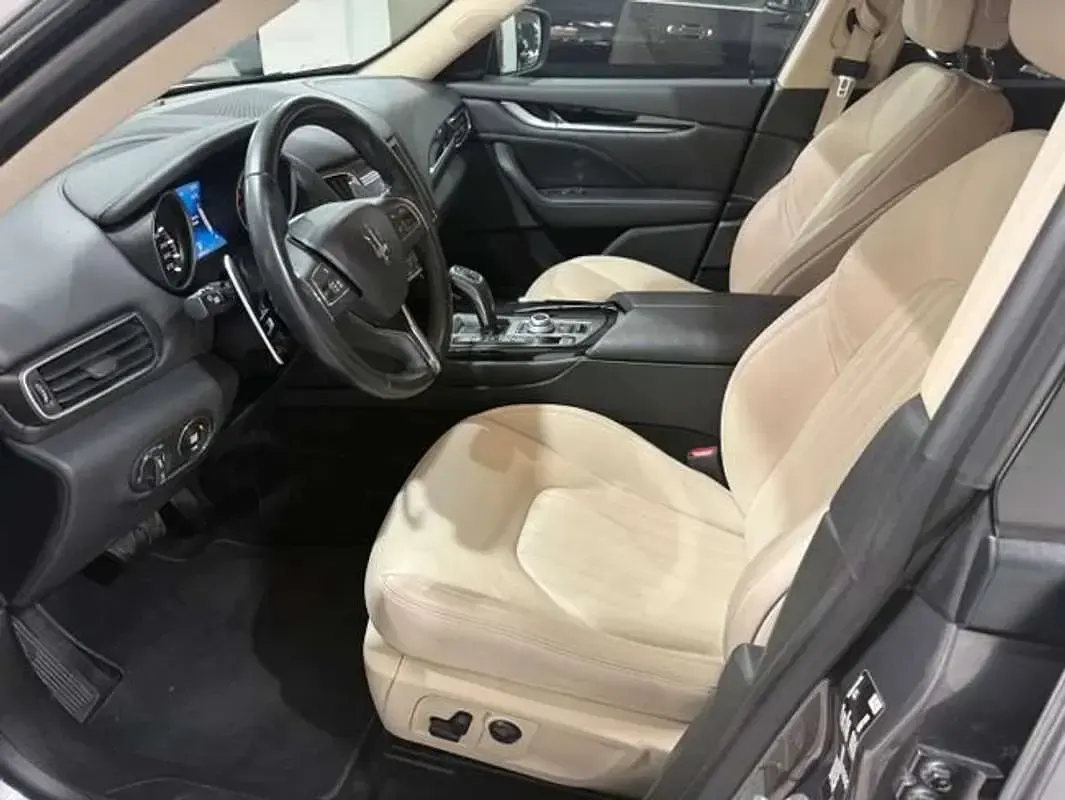 Usado Maserati Levante 275 CV (202 kW) 2018 Gris SUV