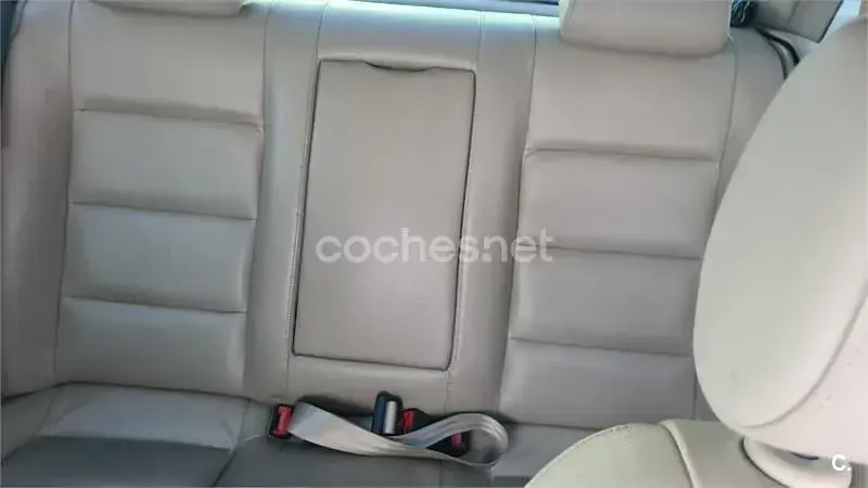 Usado Audi A4 130 CV (95 kW) 2002 Azul Berlina