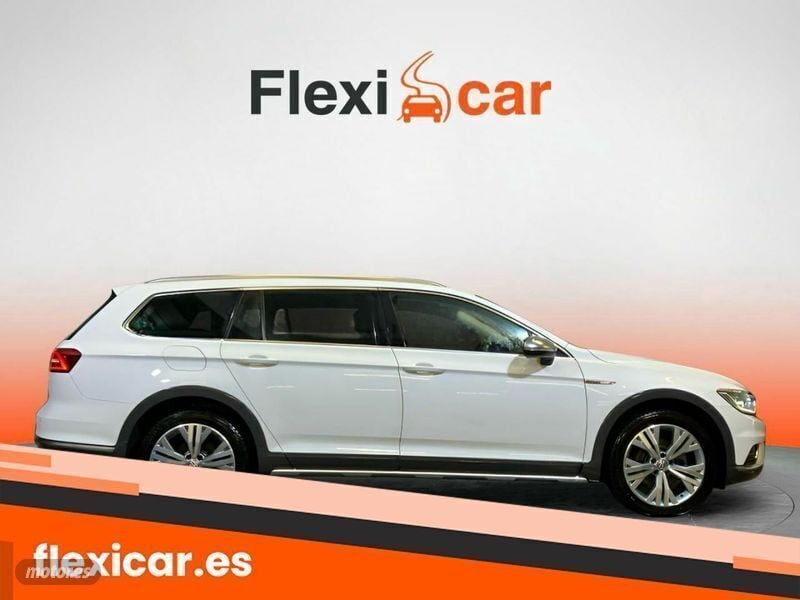 Usado VW Passat Alltrack 190 CV (139 kW) 2018 Blanco Familiar