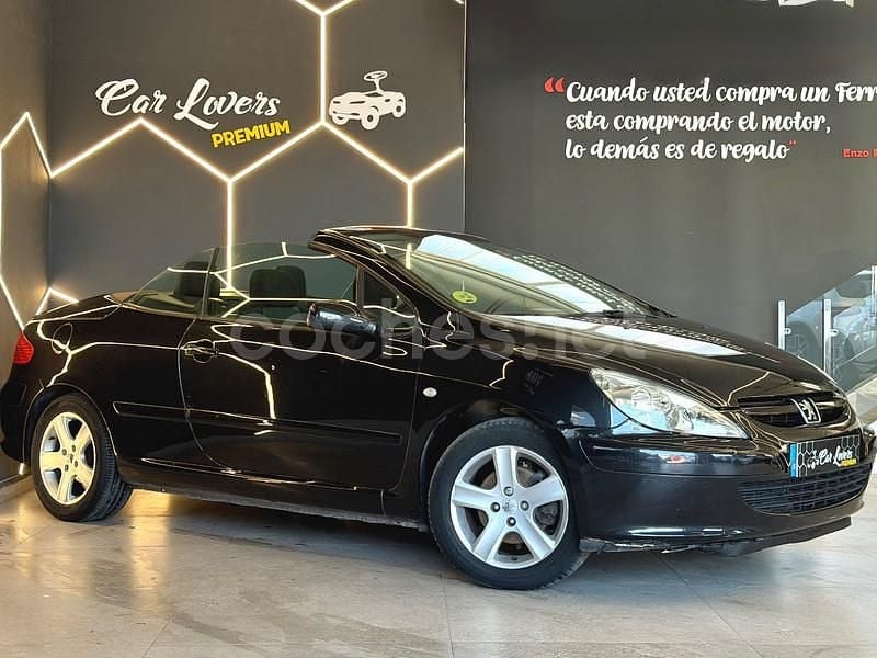 Usado Peugeot 307 CC 138 CV (101 kW) 2004 Negro Descapotable