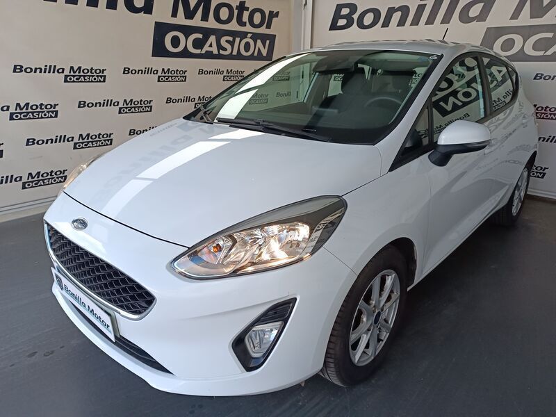 Blanco Usado 2019 Ford Fiesta Trend Utilitario | 10.500 € (Precio justo) - Imagen 1/4