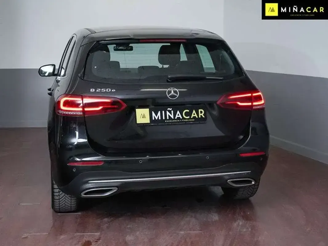 Usado Mercedes B250e 218 CV (160 kW) 2022 Negro Utilitario