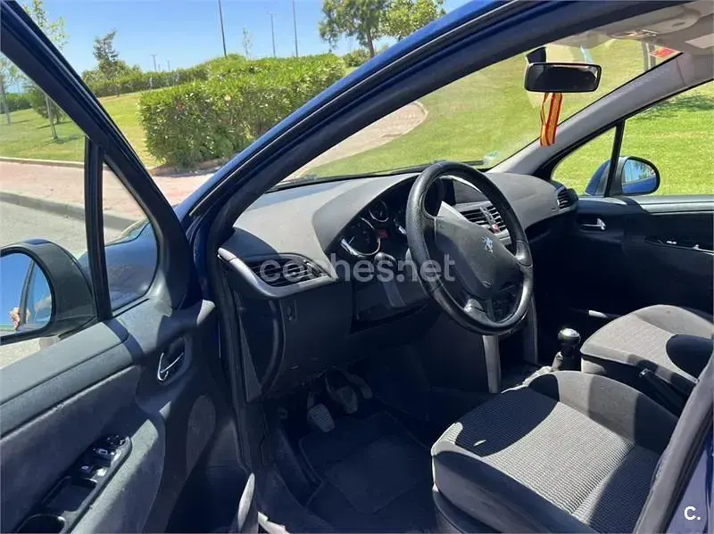Usado Peugeot 207 90 CV (66 kW) 2006 Azul Berlina