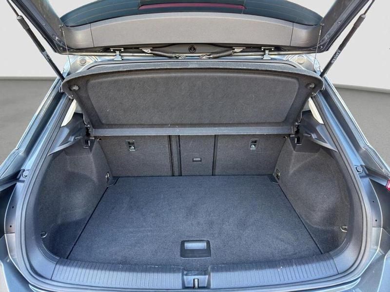Usado VW T-Roc Advance 110 CV (80 kW) 2021 Gris SUV