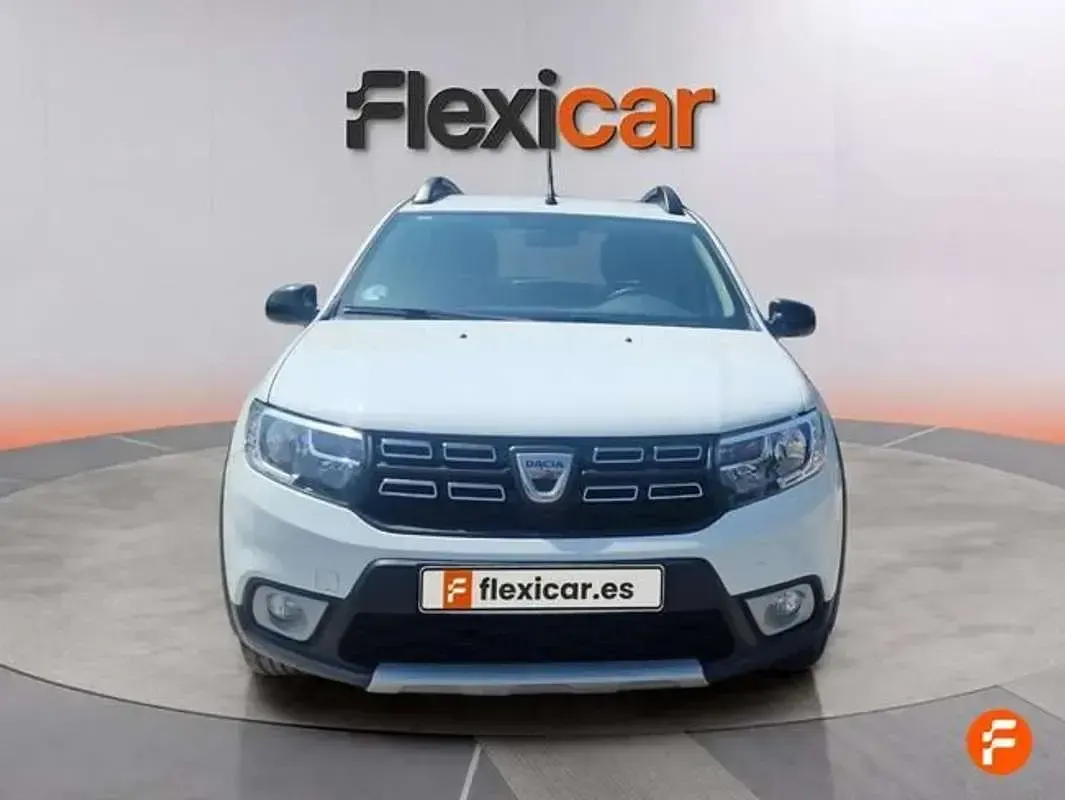 Usado Dacia Sandero Comfort 101 CV (74 kW) 2020 Blanco Utilitario