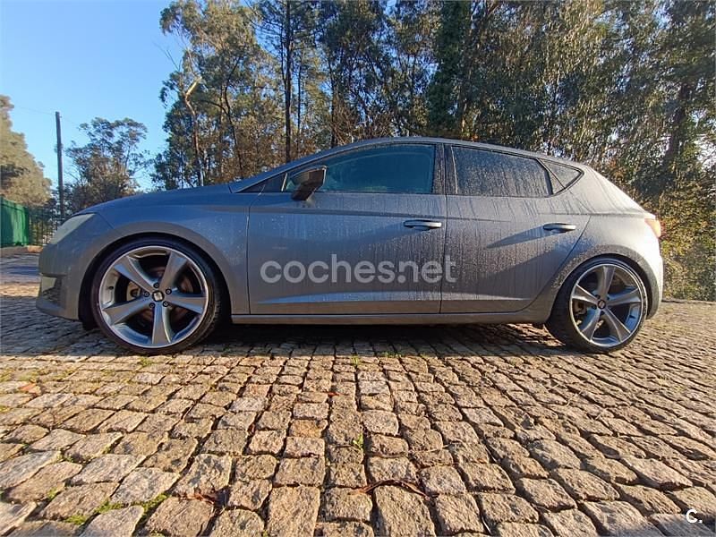 Usado Seat Leon FR 184 CV (135 kW) 2013 Gris / plata Berlina