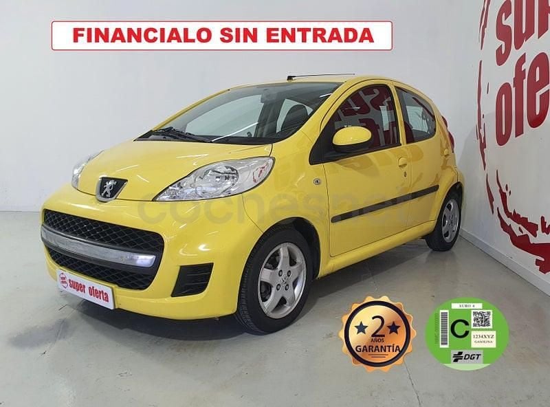 Usado Peugeot 107 68 CV (50 kW) 2010 Amarillo Utilitario